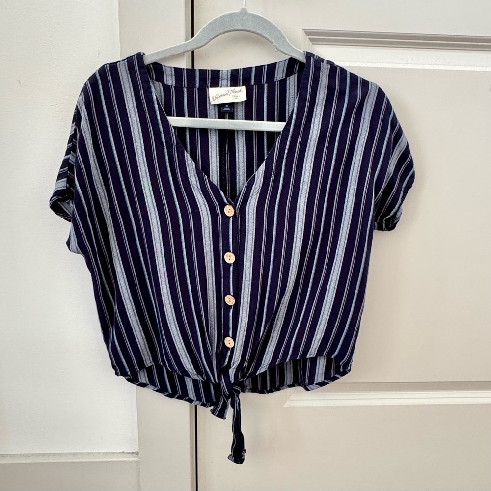 Universal Thread Short Sleeve Tie Front Blouse